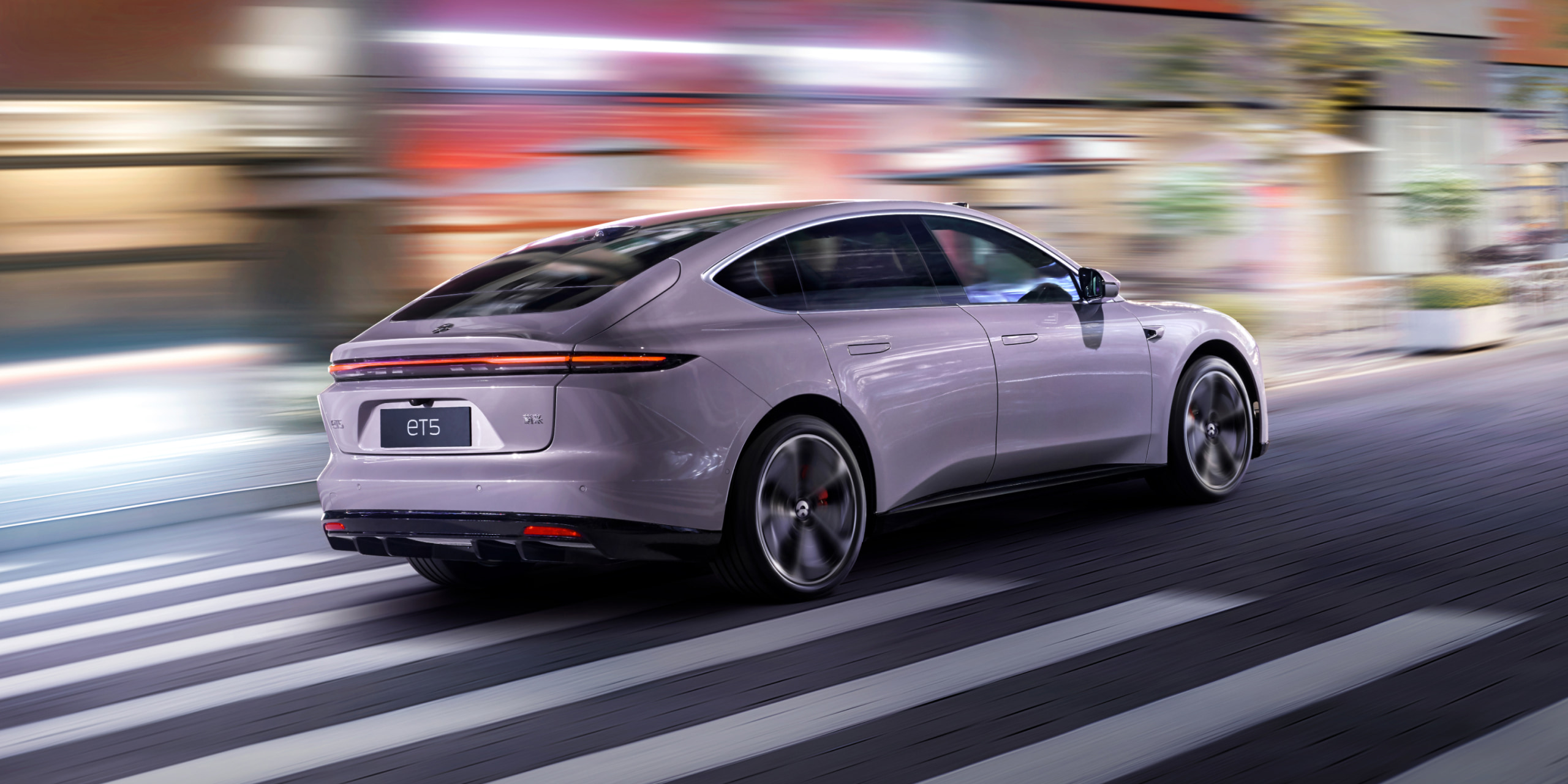 Электромобиль NIO ET5